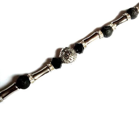 Luxe Lion Head Beaded Bracelet - Picture 5 of 8